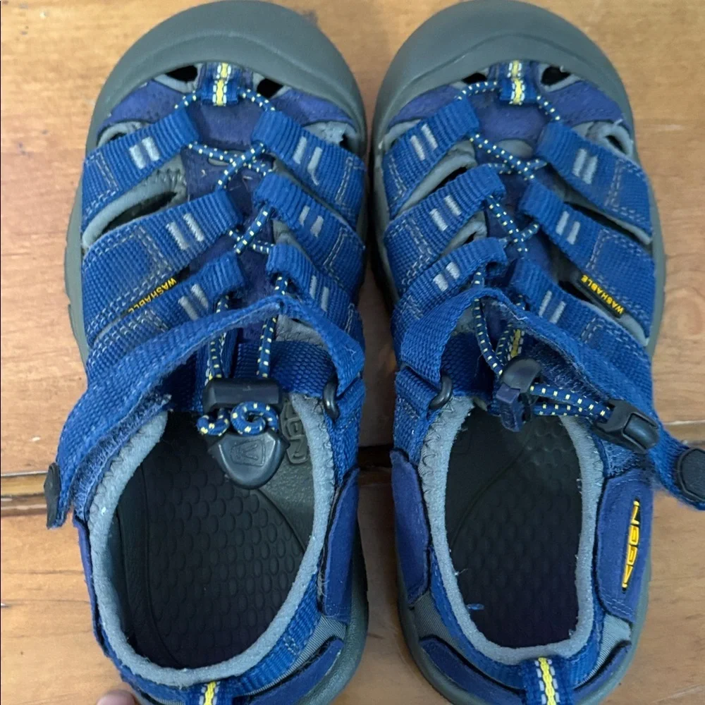 Keen Kids Navy and Gray Sandals Size 1